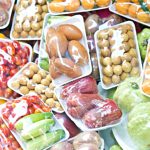 El plástico reciclado puede filtrar sustancias tóxicas a los alimentos; advierte FAO