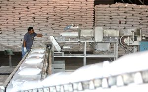 Ajustan cupo de exportación de azúcar a EU